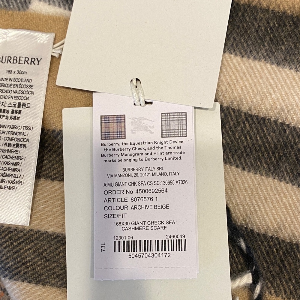 Burberry Beige and Black Cashmere Scarf - Picture 5 of 5